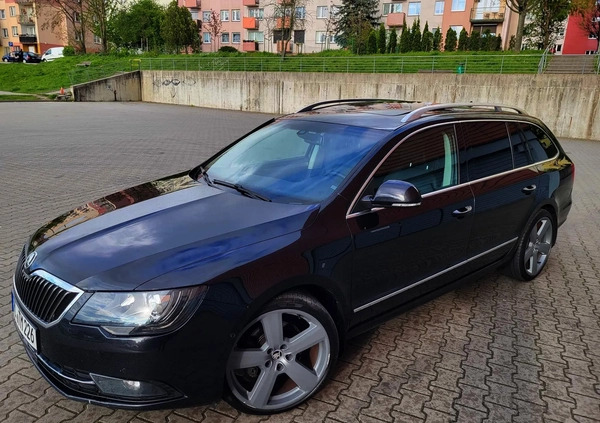 Skoda Superb cena 40900 przebieg: 300000, rok produkcji 2014 z Kórnik małe 301